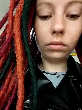 Snapshot of Frost_foxy chatting on September 21, 2025, 2:28 am Frost foxy online show from September 21, 2025, 2:28 am