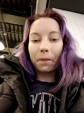 Snapshot of Frost_foxy chatting on February 15, 2025, 8:33 am Frost foxy online show from February 15, 2025, 8:33 am