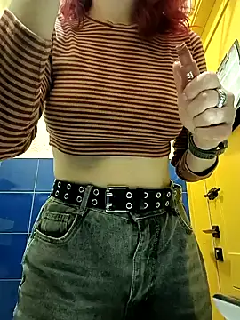 Snapshot of Frost_foxy chatting on March 8, 2025, 5:17 am Frost foxy online show from March 8, 2025, 5:17 am