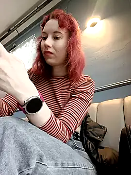 Snapshot of Frost_foxy chatting on February 27, 2025, 6:46 am Frost foxy online show from February 27, 2025, 6:46 am