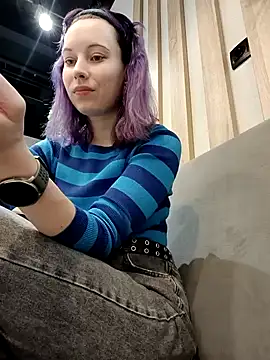 Snapshot of Frost_foxy chatting on February 22, 2025, 8:40 am Frost foxy online show from February 22, 2025, 8:40 am