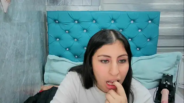 Snapshot of MAARYMOON chatting on March 4, 2025, 5:45 pm MAARYMOON online show from March 4, 2025, 5:45 pm