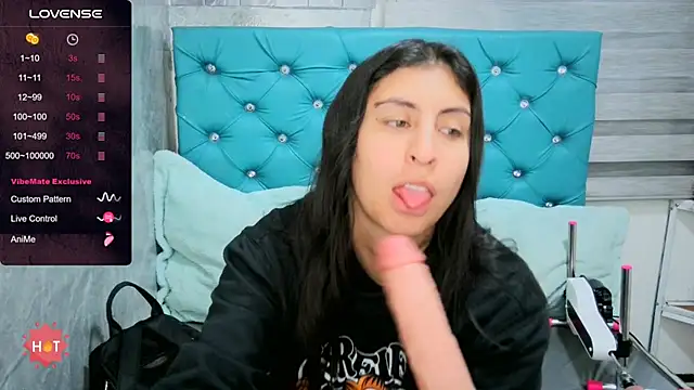 Snapshot of MAARYMOON chatting on December 16, 2025, 11:14 am MAARYMOON online show from December 16, 2025, 11:14 am