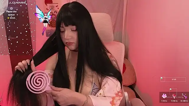 Snapshot of KuroChan420 chatting on October 8, 2025, 2:35 am KuroChan420 online show from October 8, 2025, 2:35 am