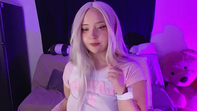 Snapshot of KuroChan420 chatting on March 13, 2025, 3:44 am KuroChan420 online show from March 13, 2025, 3:44 am