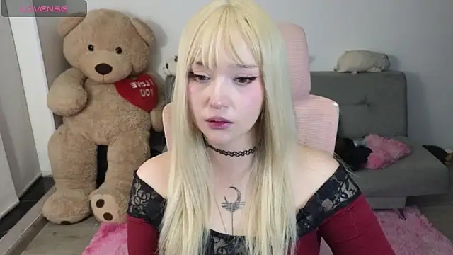 KuroChan420 online show from June 10, 2026, 2:13 am