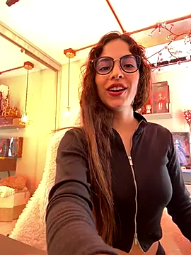 Snapshot of Zoe_Bae chatting on November 10, 2025, 9:42 pm Zoe Bae online show from November 10, 2025, 9:42 pm