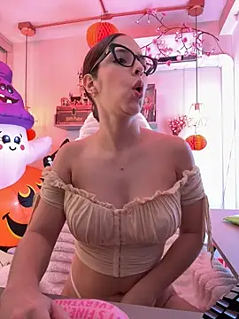 Snapshot of Zoe_Bae chatting on October 28, 2025, 8:52 pm Zoe Bae online show from October 28, 2025, 8:52 pm