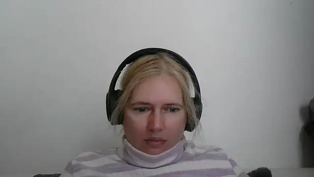 vaneza02 online show from April 19, 2026, 4:19 pm