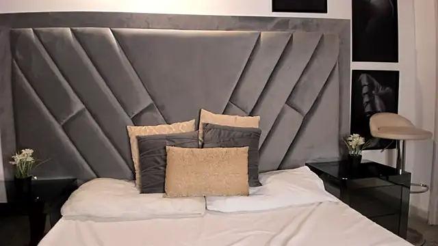 Snapshot of Emma_jonness chatting on January 13, 2026, 6:01 pm Emma jonness online show from January 13, 2026, 6:01 pm