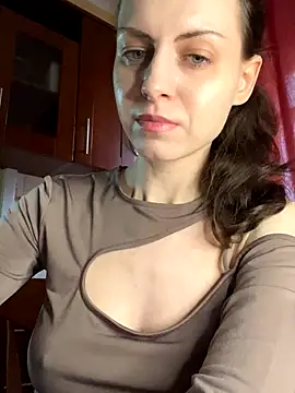 Snapshot of MissAnuta chatting on November 5, 2025, 5:32 am MissAnuta online show from November 5, 2025, 5:32 am