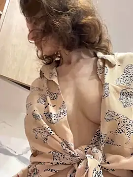 Snapshot of MissAnuta chatting on March 8, 2025, 5:54 pm MissAnuta online show from March 8, 2025, 5:54 pm