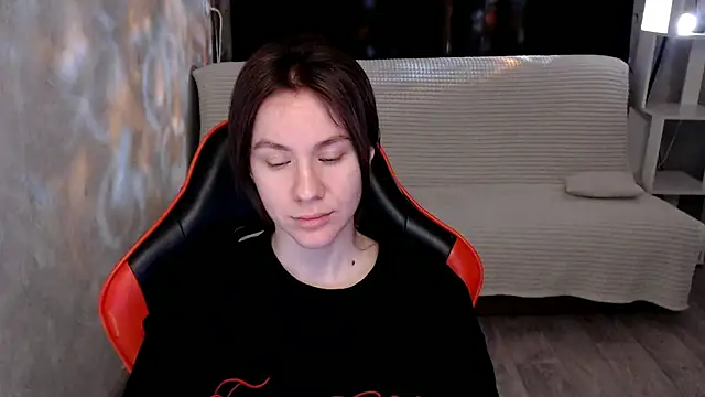 Mila Jon online show from December 1, 2025, 3:07 am