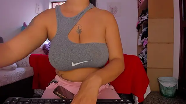 AlondraDiossa03 online show from March 11, 2026, 6:46 pm