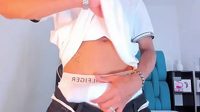 Snapshot of AlanNaughty chatting on March 8, 2025, 8:14 pm AlanNaughty online show from March 8, 2025, 8:14 pm