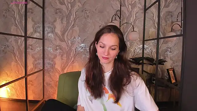 MirandaGlow online show from March 18, 2025, 5:45 am