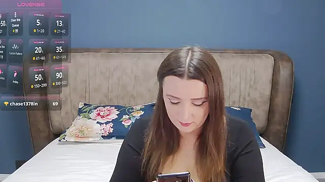 Snapshot of IamMolly chatting on December 15, 2024, 9:42 pm IamMolly online show from December 15, 2024, 9:42 pm