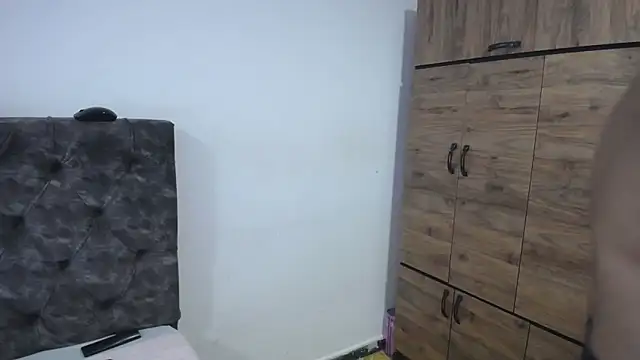 Snapshot of santi_hothot chatting on October 10, 2025, 5:03 pm santi hothot online show from October 10, 2025, 5:03 pm