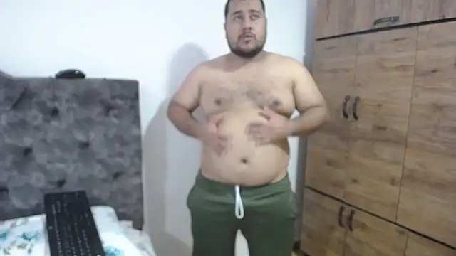 Snapshot of santi_hothot chatting on September 12, 2025, 7:13 pm santi hothot online show from September 12, 2025, 7:13 pm