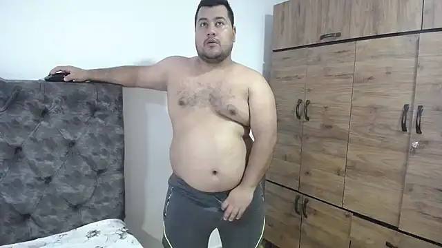 Snapshot of santi_hothot chatting on October 20, 2025, 7:14 pm santi hothot online show from October 20, 2025, 7:14 pm