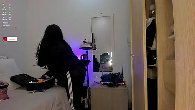 Snapshot of carolgaita chatting on February 12, 2026, 10:04 am carolgaita online show from February 12, 2026, 10:04 am