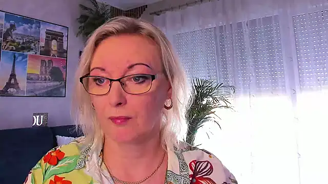 Snapshot of vanessa_chat chatting on May 19, 2026, 1:29 pm vanessa chat online show from May 19, 2026, 1:29 pm