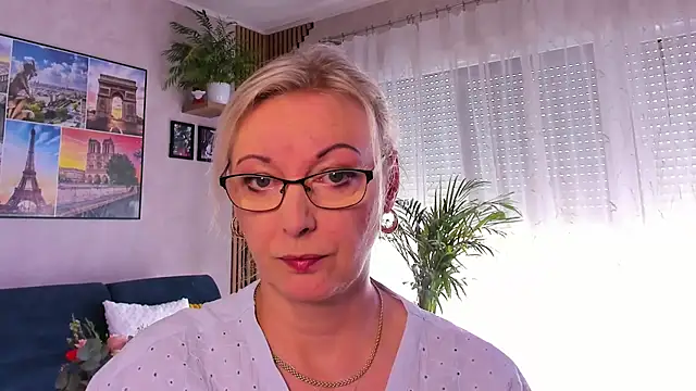 Snapshot of vanessa_chat chatting on May 11, 2026, 1:12 pm vanessa chat online show from May 11, 2026, 1:12 pm