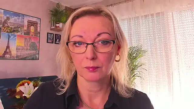 vanessa chat online show from October 31, 2025, 7:16 am