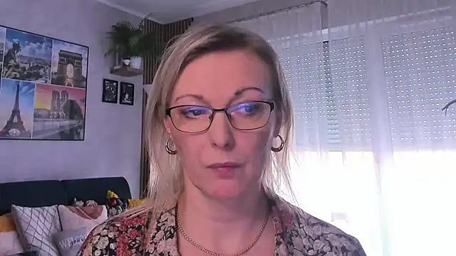 vanessa chat online show from March 10, 2025, 2:16 pm