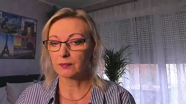 vanessa chat online show from October 16, 2025, 1:30 pm