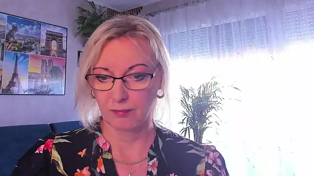 Snapshot of vanessa_chat chatting on May 3, 2026, 1:25 pm vanessa chat online show from May 3, 2026, 1:25 pm