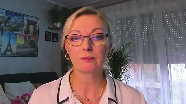 vanessa chat online show from October 8, 2025, 1:56 pm