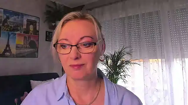 Snapshot of vanessa_chat chatting on May 6, 2026, 1:26 pm vanessa chat online show from May 6, 2026, 1:26 pm