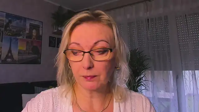 vanessa chat online show from November 11, 2025, 2:12 pm