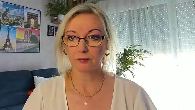 Snapshot of vanessa_chat chatting on May 10, 2026, 1:25 pm vanessa chat online show from May 10, 2026, 1:25 pm