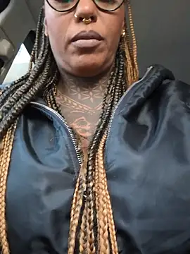 DarkDea online show from December 1, 2025, 2:51 pm