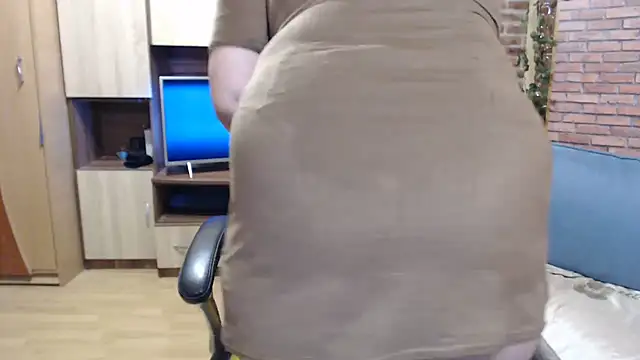 EvelyneFlirtyMilf online show from March 21, 2025, 8:39 am