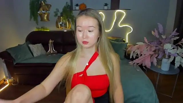 PollyOcean online show from October 28, 2025, 11:20 am