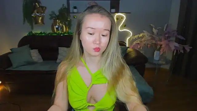 PollyOcean online show from December 18, 2025, 9:58 am