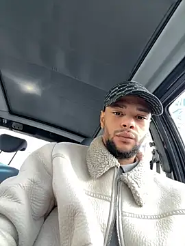 Snapshot of Lionayowe chatting on November 18, 2025, 11:35 am Lionayowe online show from November 18, 2025, 11:35 am