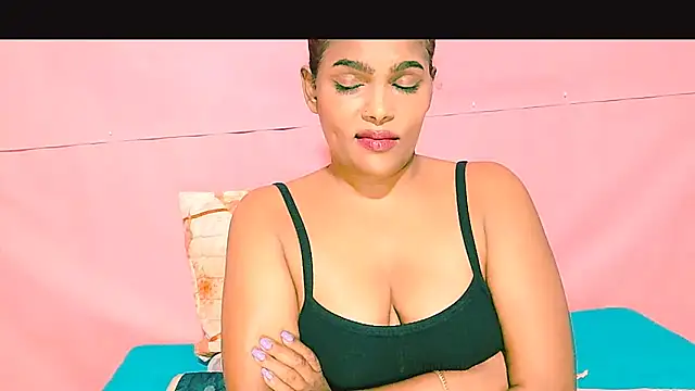 Snapshot of MySweetBitch143 chatting on April 21, 2026, 2:51 am MySweetBitch143 online show from April 21, 2026, 2:51 am
