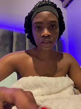 LuciousLips96 online show from December 20, 2025, 8:01 pm