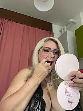 Snapshot of x_elena_x chatting on May 2, 2026, 6:40 am x elena x online show from May 2, 2026, 6:40 am