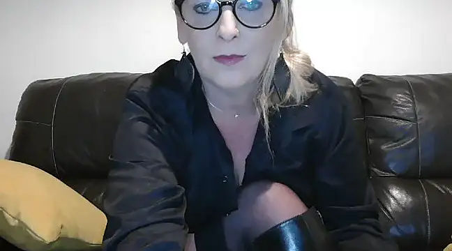 Snapshot of lilie69 chatting on February 1, 2025, 6:19 pm lilie69 online show from February 1, 2025, 6:19 pm