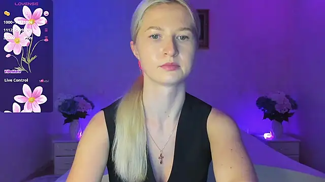 AnnaCarrera online show from November 5, 2025, 7:50 pm