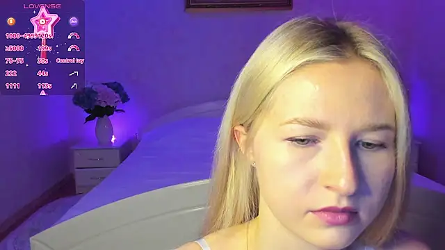 AnnaCarrera online show from November 20, 2025, 6:52 pm