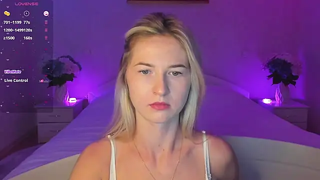 AnnaCarrera online show from September 8, 2025, 6:18 pm