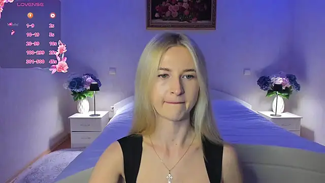 AnnaCarrera online show from May 12, 2026, 8:15 pm