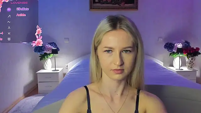 AnnaCarrera online show from March 10, 2026, 9:19 pm