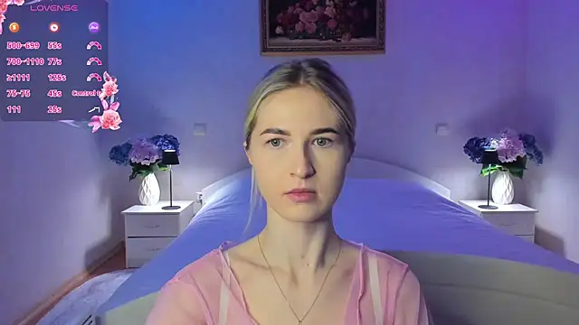 AnnaCarrera online show from April 15, 2026, 7:51 pm